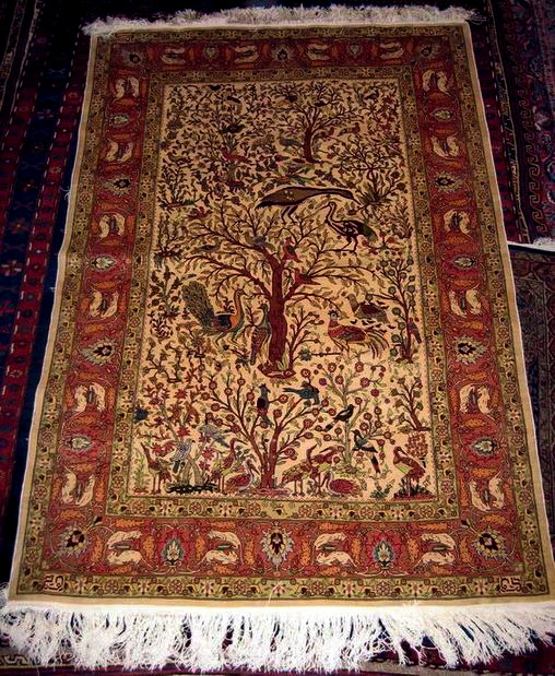 SILK HEREKE CARPET 184 cm X 126 cm  